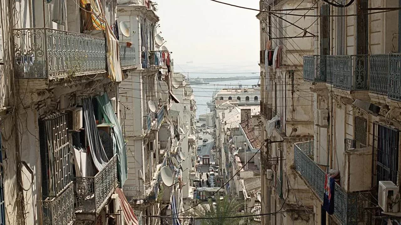 ALGER: DIPLOMATIE DE L’ABSURDE