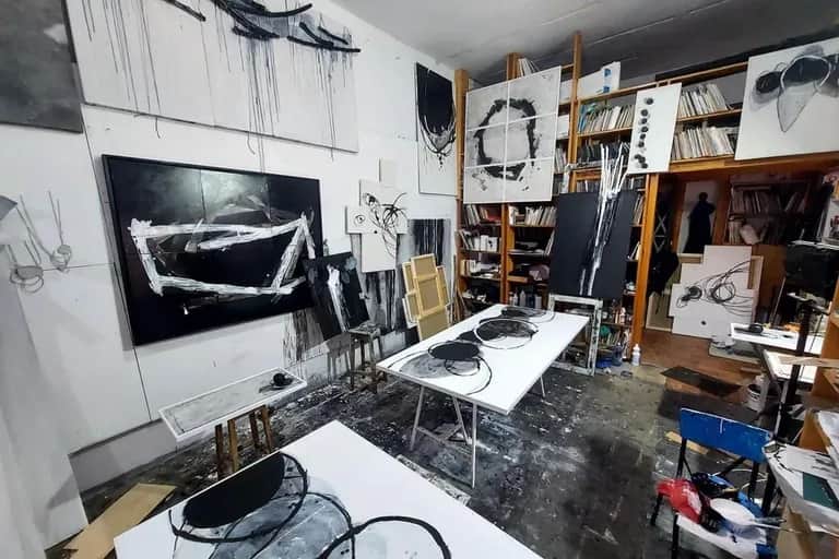 Arts plastiques : Hassan Echaïr, âmes suspendues