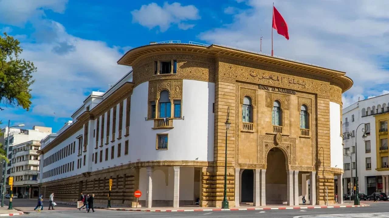 Bank Al-Maghrib maintient son taux directeur à 2,25% et prévoit une croissance de 4,4% en 2026