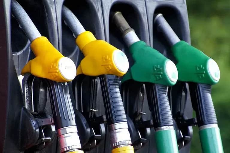 Carburants : un marché en transition entre recul des revenus et montée de la concurrence