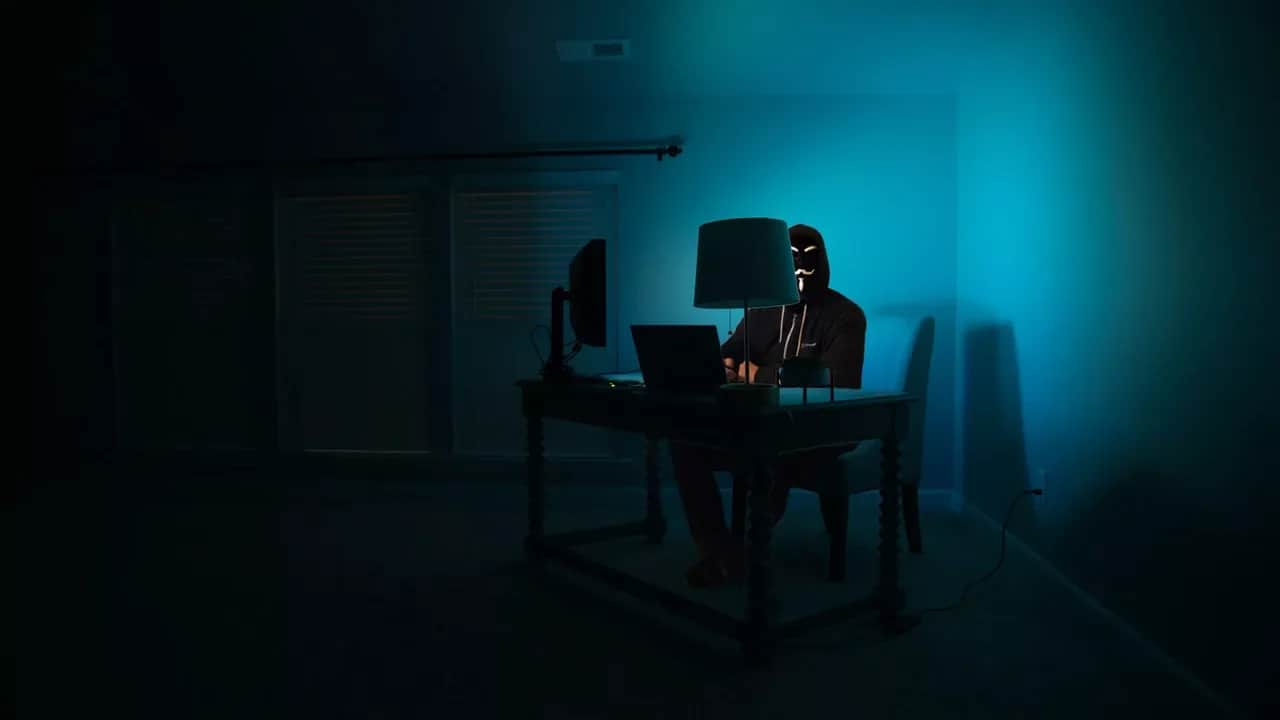 Cyberfraudes : deepfakes, IA et usurpations d’identité, la nouvelle vague qui frappe le Maroc