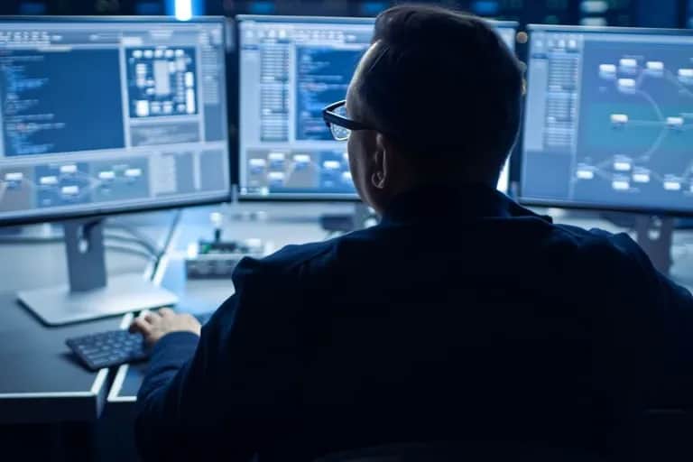 Cybersécurité : 6 spécialistes sur dix estiment qu’une formation officielle est inutile dans leur emploi actuel