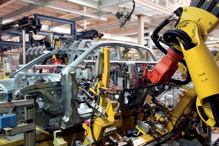 Industrie: pourquoi l’automobile et l’aéronautique cartonnent