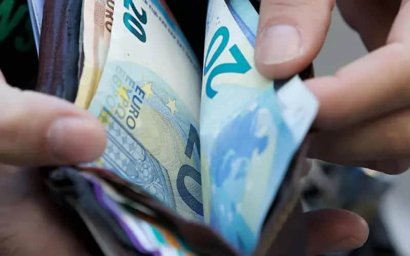 Les transferts des MRE attendus à 130 MMDH à l’horizon 2027, selon BAM