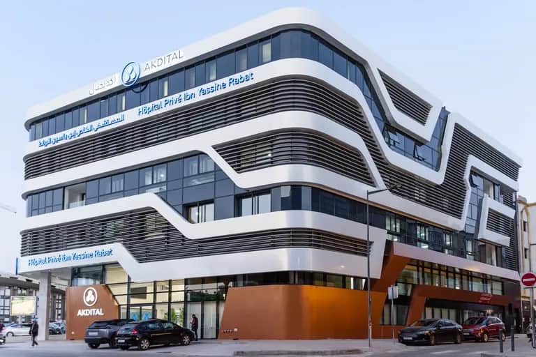 Akdital dépasse les 4,4 milliards de dirhams et lance son expansion internationale