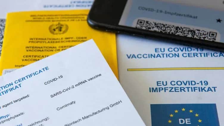 Covid-19: le pass sanitaire désormais indispensable pour franchir les frontières européennes