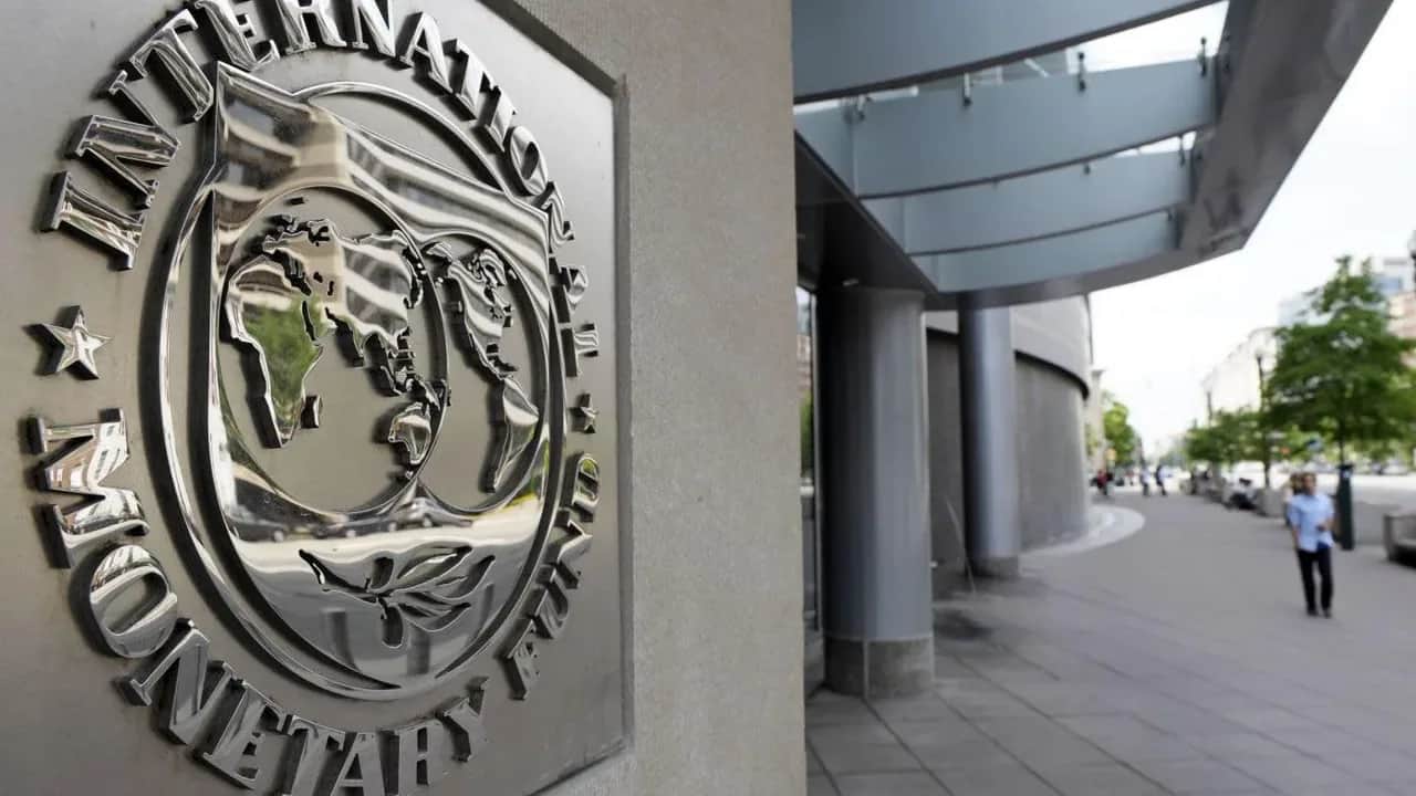 Croissance mondiale: le FMI abaisse ses prévisions, évoque une conjoncture “sombre et incertaine”