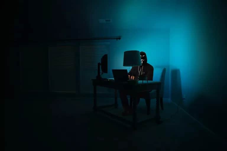 Cyberfraudes : deepfakes, IA et usurpations d’identité, la nouvelle vague qui frappe le Maroc