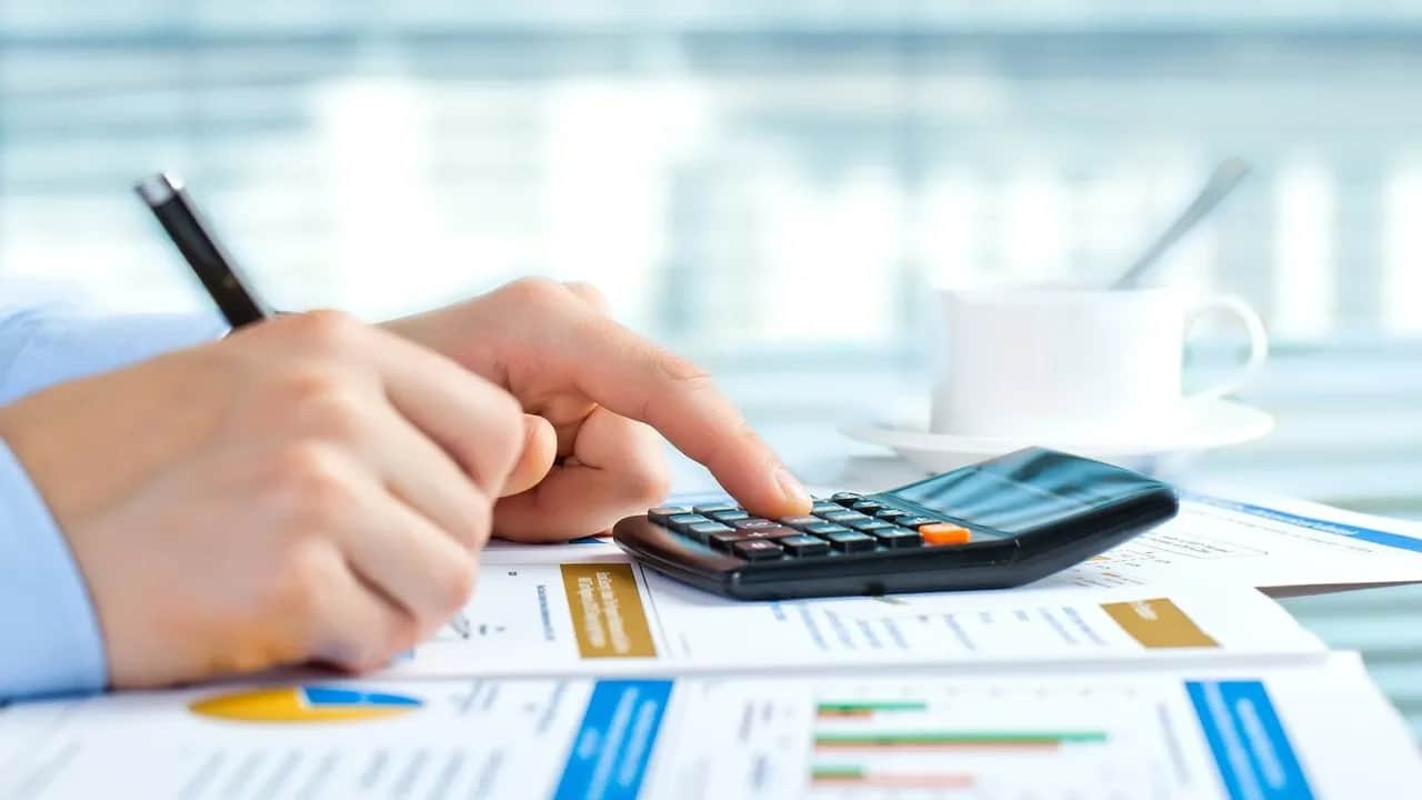 Finances publiques: un test budgétaire complexe en 2024