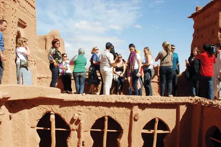 Guides touristiques : De nouvelles mesures pour l'amélioration des conditions d’exercice