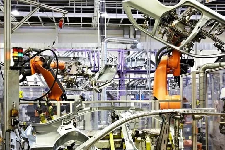 Industries manufacturières: hausse de l'indice de prix de 0,7% en mars
