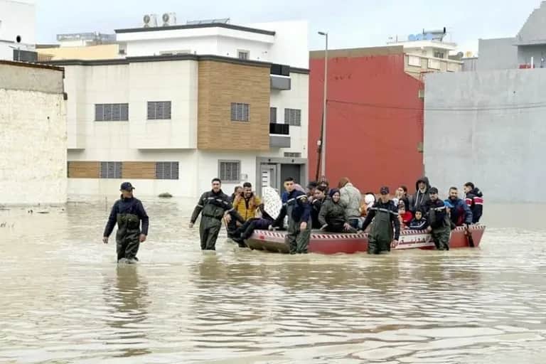 Inondations : plus de 108.000 personnes évacuées, le ministère de l’Intérieur renforce l’alerte dans le nord