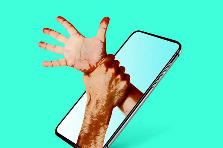Près de 31 000 détenteurs de téléphones mobiles dans le monde ont été victimes de stalkerwares en 2023