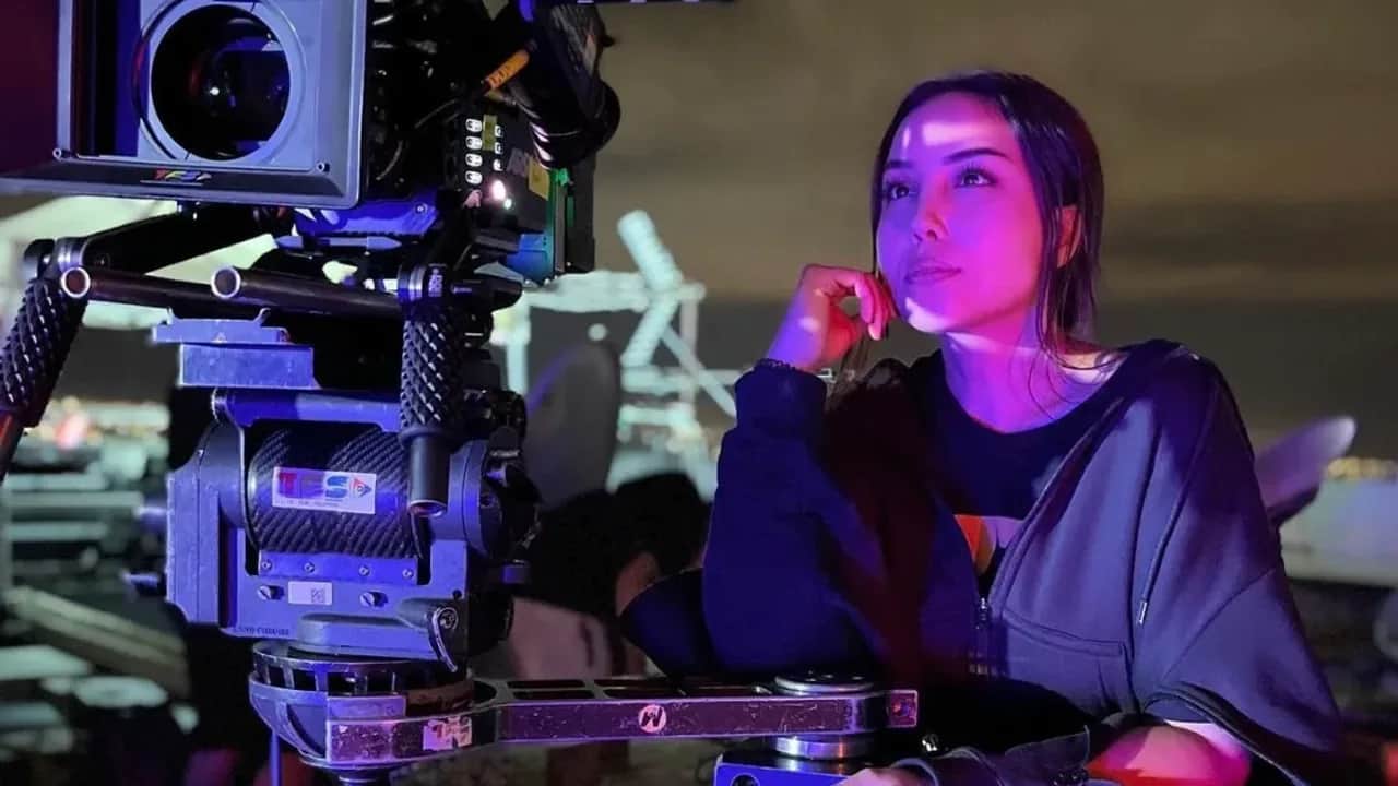Kawtar Tarhzaoui : Une réalisatrice marocaine qui a triomphé dans un domaine monopolisé par les hommes