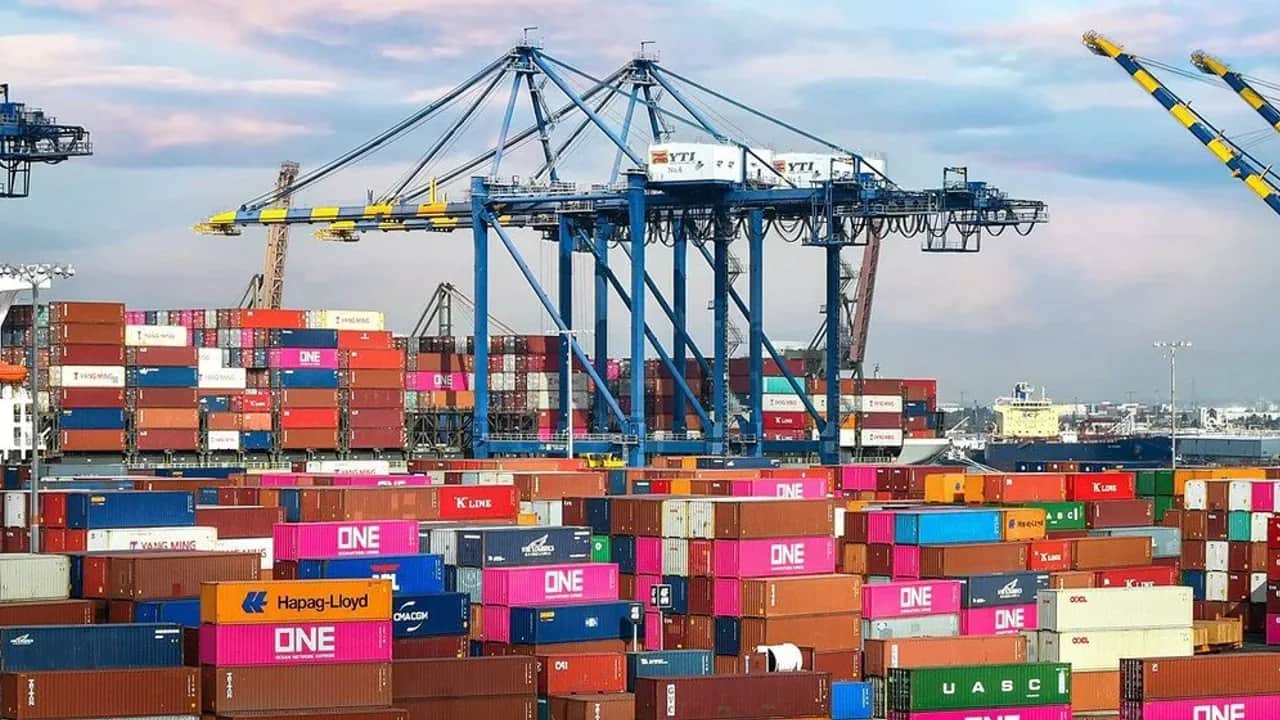 L'OMC abaisse fortement sa prévision de croissance du commerce mondial pour 2023
