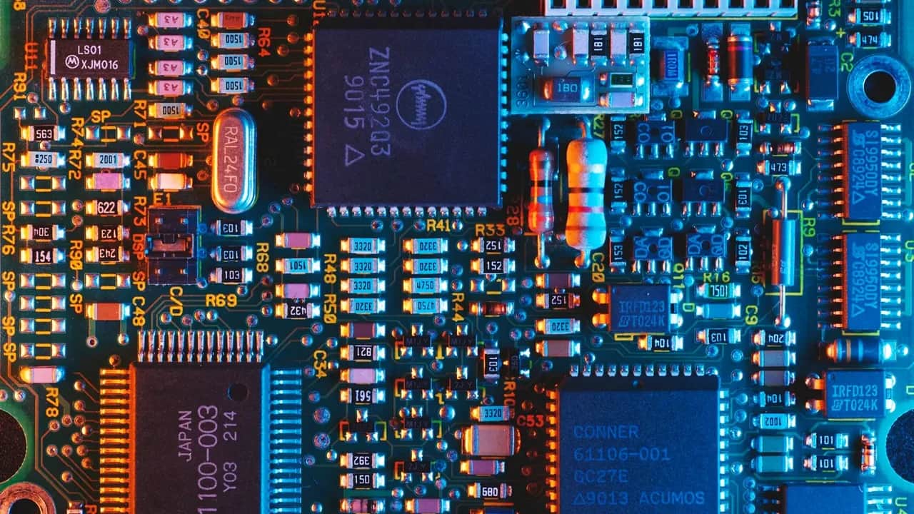 Pénurie de semi-conducteurs : l'industrie informatique manque «d’oxygène»