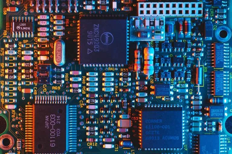 Pénurie de semi-conducteurs : l'industrie informatique manque «d’oxygène»