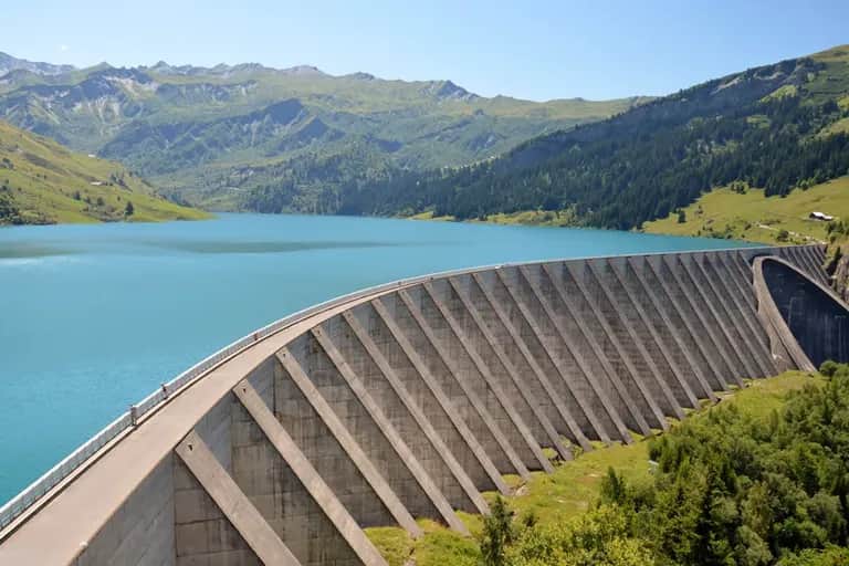 Politique des barrages: le gouvernement accélère la cadence