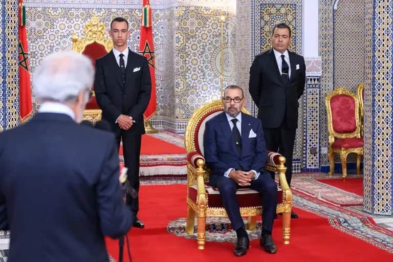 Le Roi reçoit Jouahri pour la remise du rapport annuel 2024 de Bank Al-Maghrib