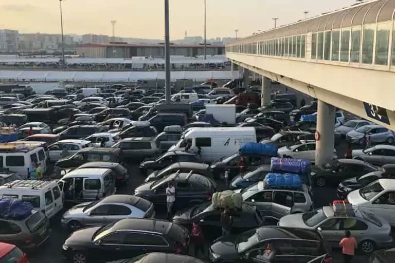 Vacances d’été : la hausse des prix au Maroc pousse les MRE à changer de cap