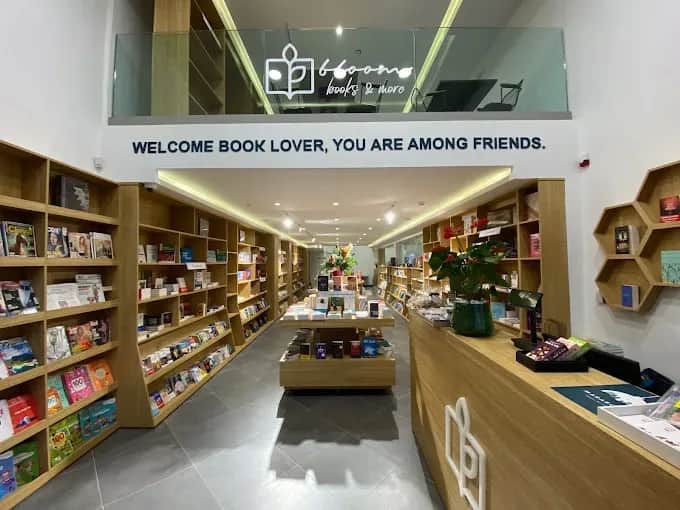 Zoom : Librairie, une espèce prise à la gorge