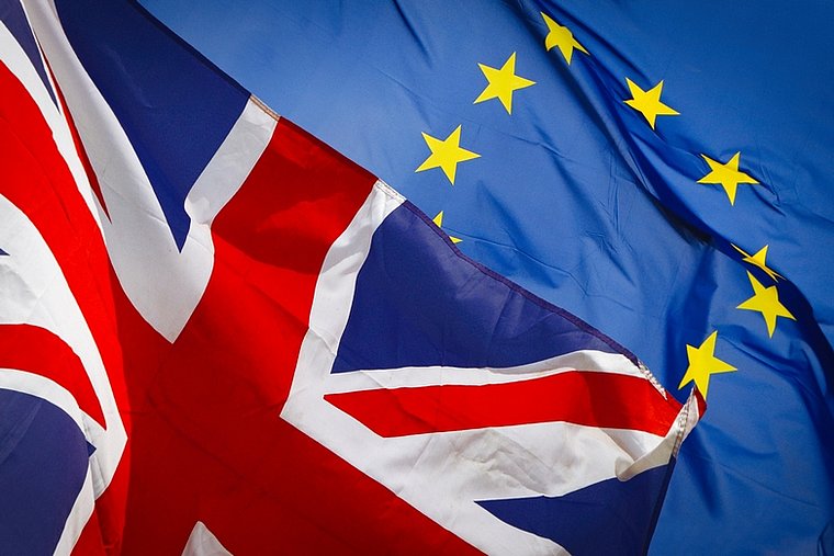 Transition post-Brexit: la livre sterling en forte baisse