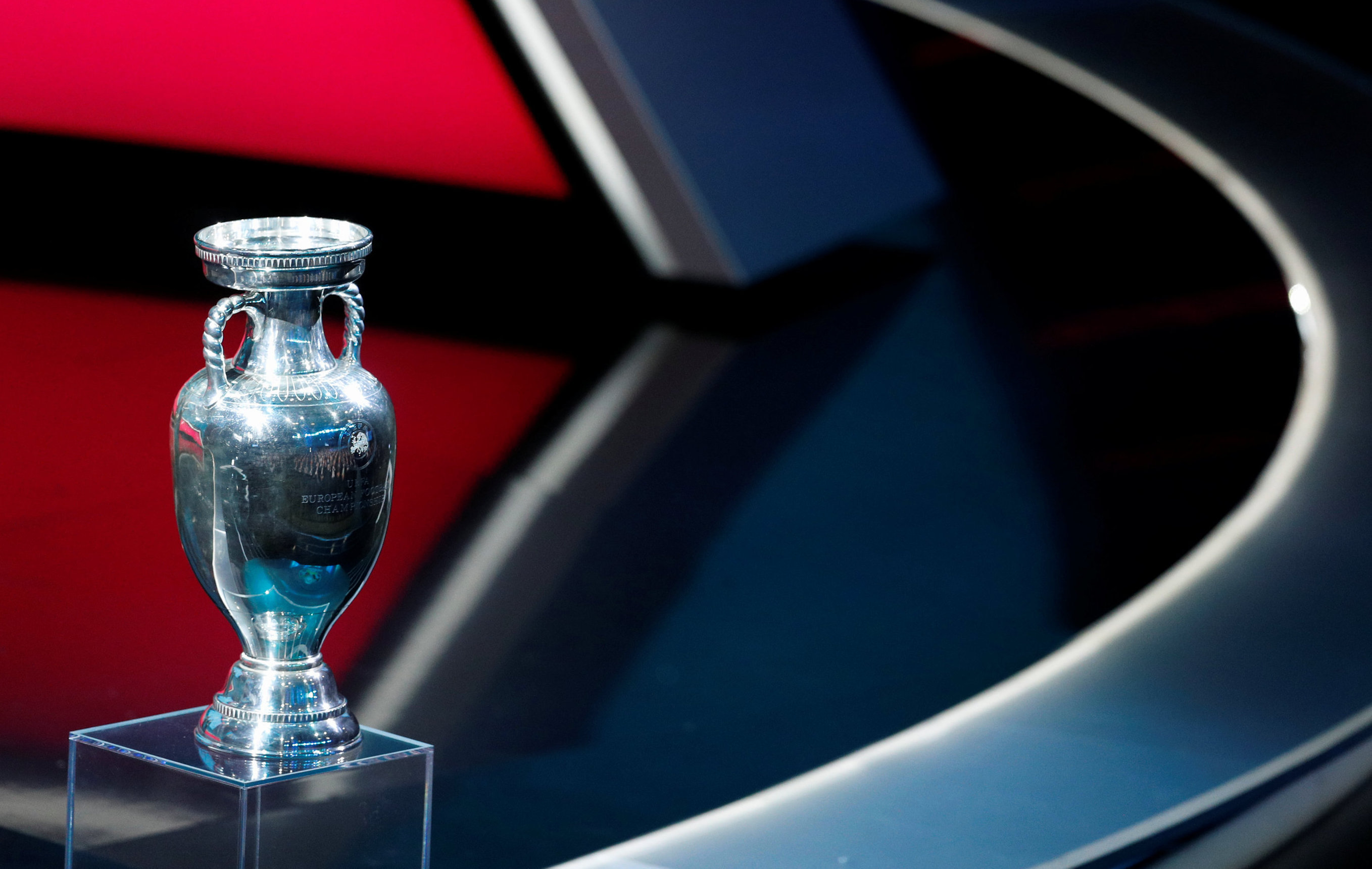 L'Euro de foot prend la direction de 2021