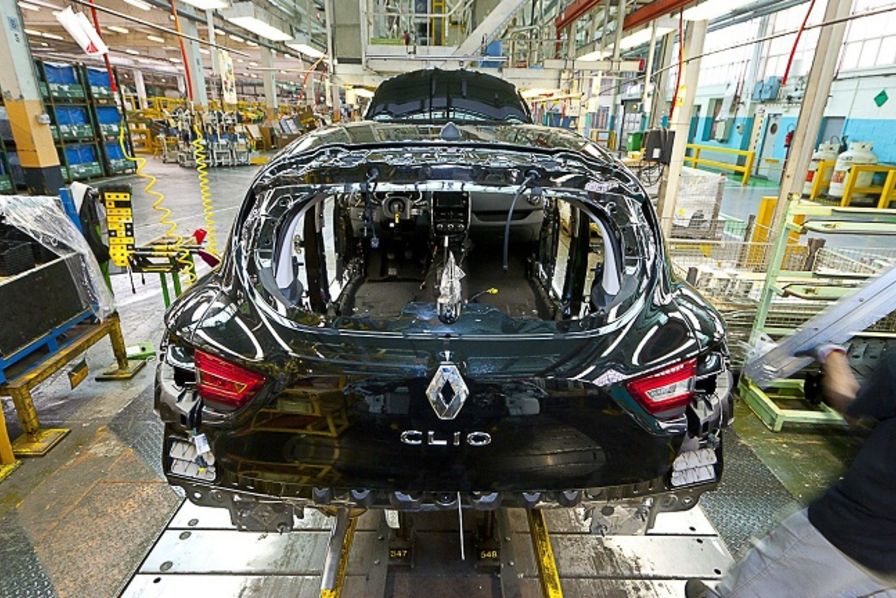Après Toyota, Peugeot et Renault pourraient rouvrir d'ici mai