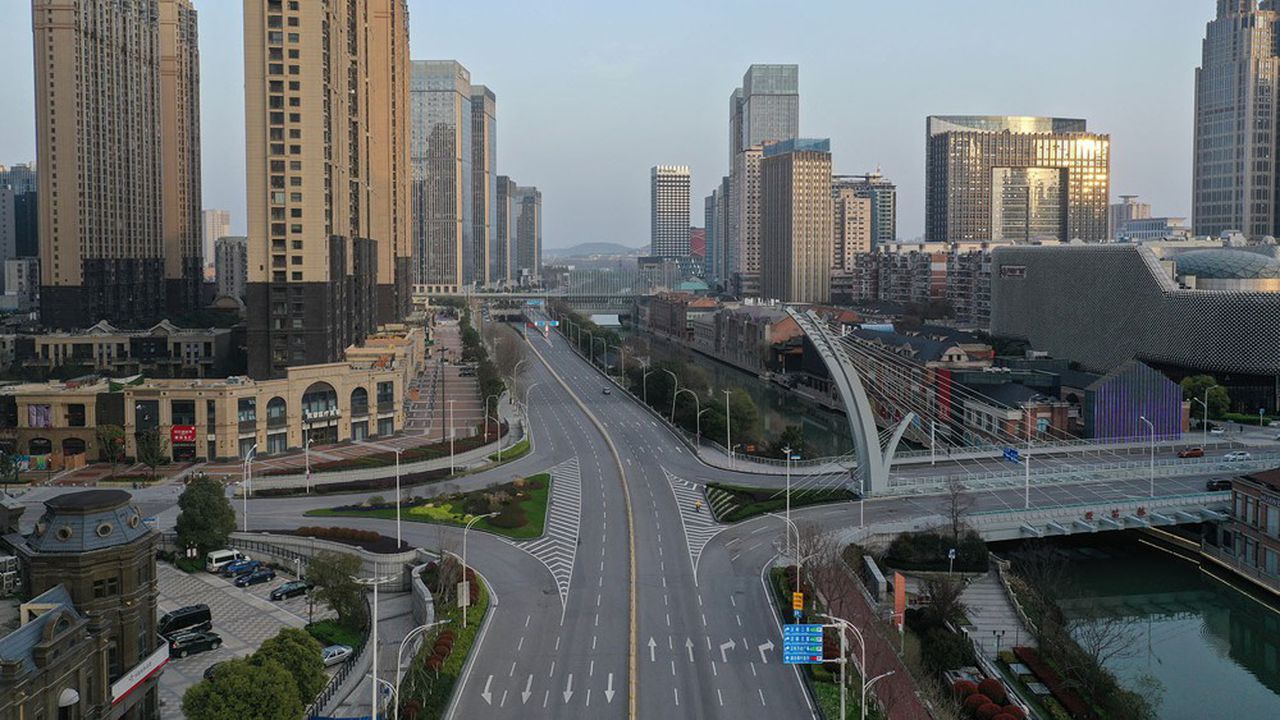 Chine: le bilan du virus révisé à la hausse avec 1.290 morts supplémentaires