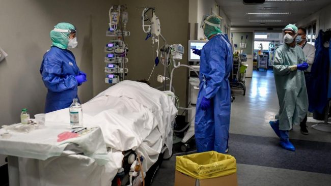 Covid-19 : La hausse des contaminations s'accélèrent