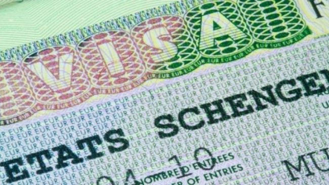 France : Les titres de séjour de nouveau prolongés de 3 mois