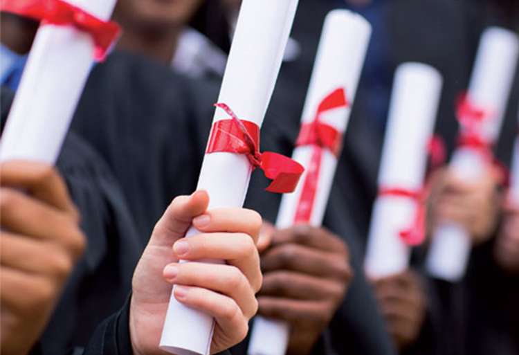 Enseignement supérieur : la délivrance du baccalauréat reportée