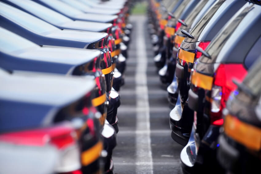 Automobile : Le marché rattrapé par la crise