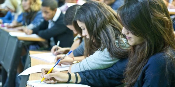 Menaces sur la réforme éducative par une gouvernance centralisée: cas de la planification et de l’orientation