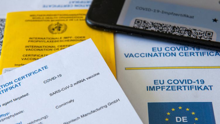 Covid-19: le pass sanitaire désormais indispensable pour franchir les frontières européennes
