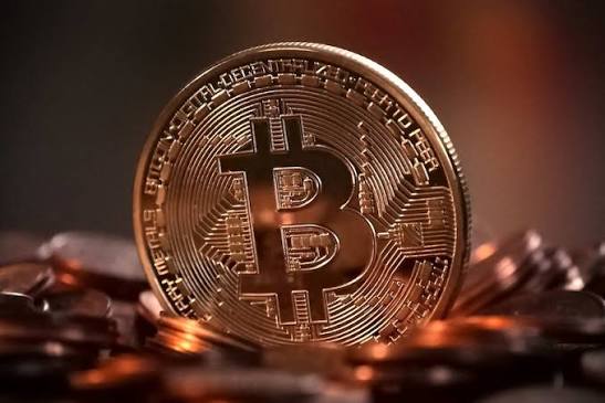 Le bitcoin repasse sous les 90.000 dollars, les inquiétudes sur l’IA pèsent sur les marchés