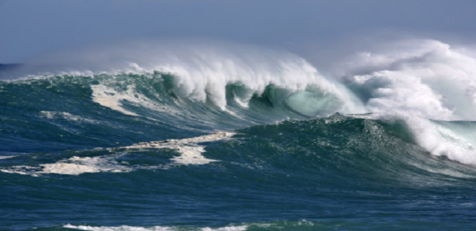 Vagues dangereuses et mer agitée: la DGM appelle à la vigilance sur l’Atlantique et la Méditerranée dès mercredi