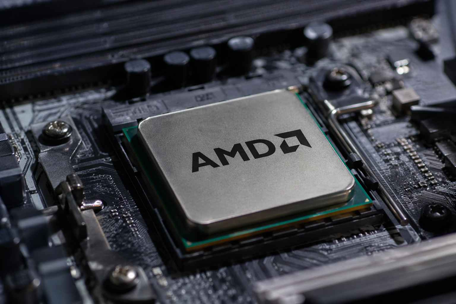 AMD investit jusqu'à 5 milliards de dollars dans Anthropic, en échange d'une commande géante de puces IA